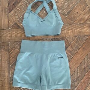 Bo+Tee Green Sports Bra and Shorts Set